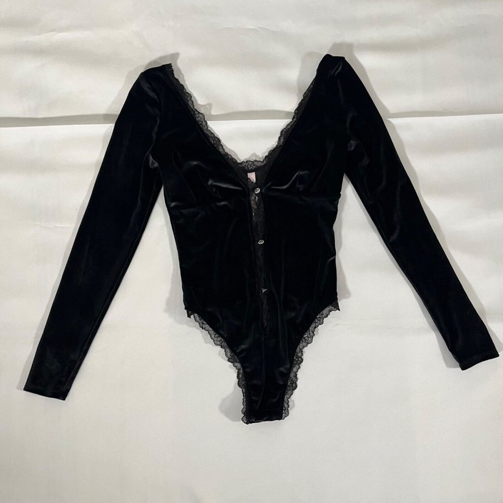 VICTORIA'S SECRET Black Velvet Lace Bodysuit Long Sleeves Thong Open Front XS - Picture 12 of 16